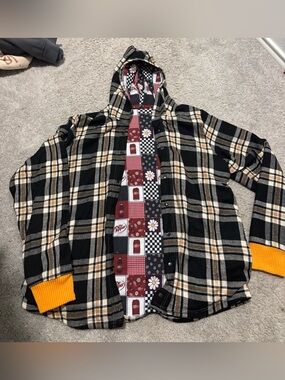Plaid Hooded Flannel Shirt Jacket in Black and Tan
